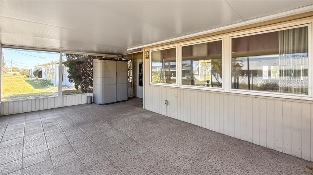 合同活跃: $180,000 (2 贝兹, 1 浴室, 1149 平方英尺)