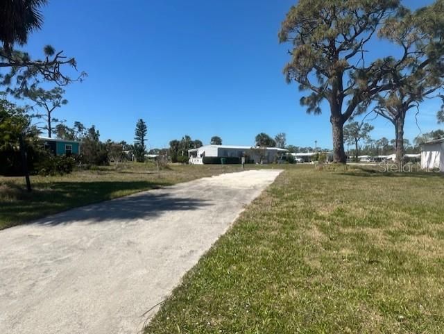 最近售出: $15,000 (0.18 acres)