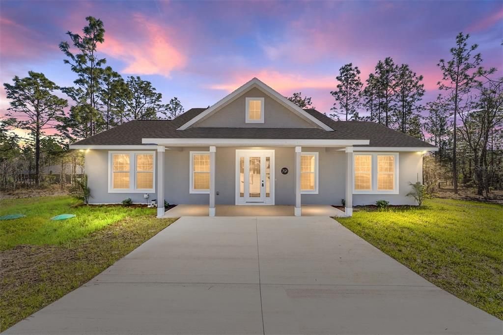 На продажу: $294,999 (3 спален, 2 ванн, 1640 Квадратных фут)