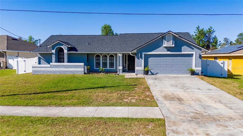 Recently Sold: $379,999 (3 beds, 2 baths, 1744 Square Feet)