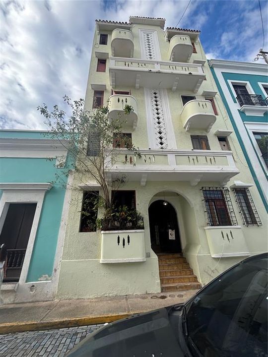 Vendido Recientemente: $389,900 (4 camas, 1 baños, 750 Pies cuadrados)