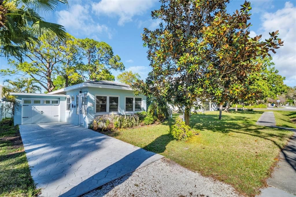 Vendido Recientemente: $299,900 (2 camas, 1 baños, 904 Pies cuadrados)