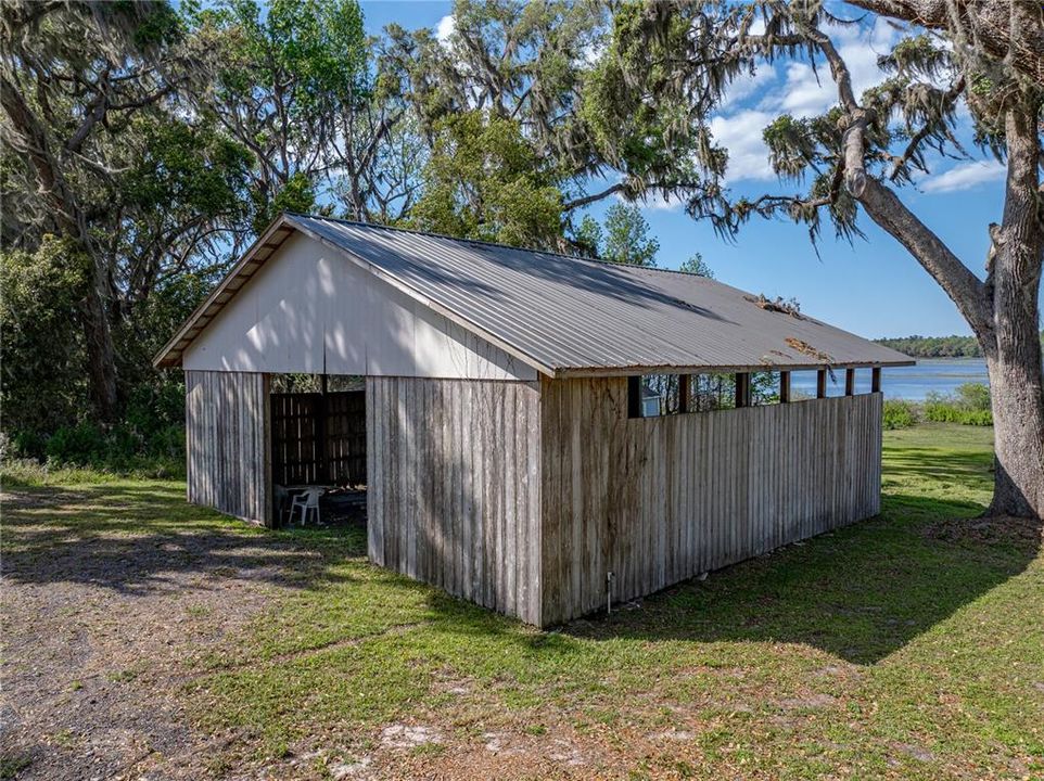 待售: $199,900 (2.62 acres)