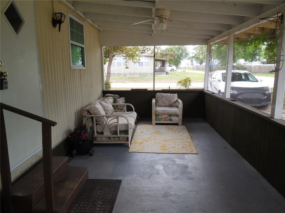 For Sale: $116,000 (3 beds, 1 baths, 976 Square Feet)
