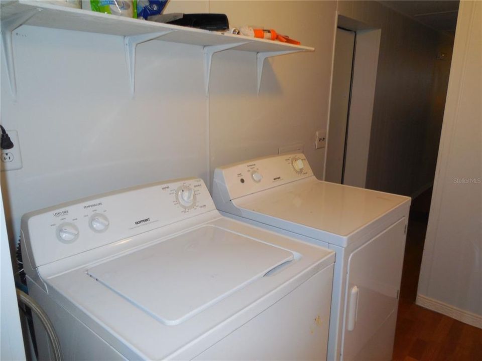 For Sale: $116,000 (3 beds, 1 baths, 976 Square Feet)