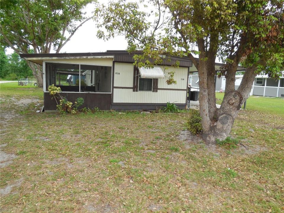 For Sale: $116,000 (3 beds, 1 baths, 976 Square Feet)