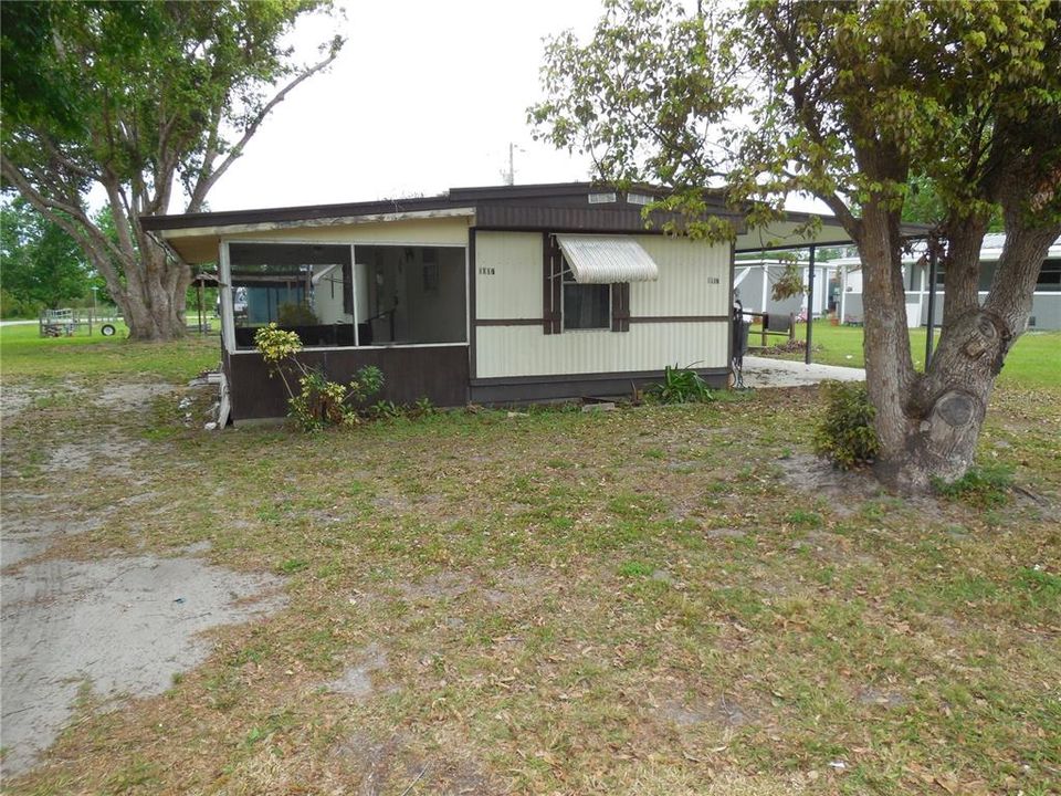 For Sale: $116,000 (3 beds, 1 baths, 976 Square Feet)
