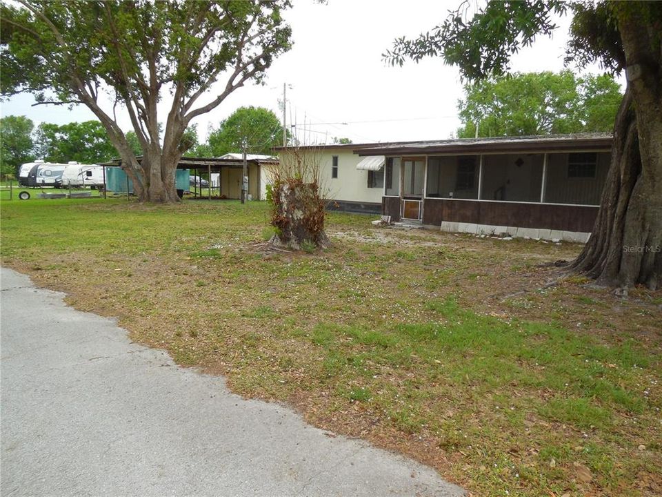 For Sale: $116,000 (3 beds, 1 baths, 976 Square Feet)