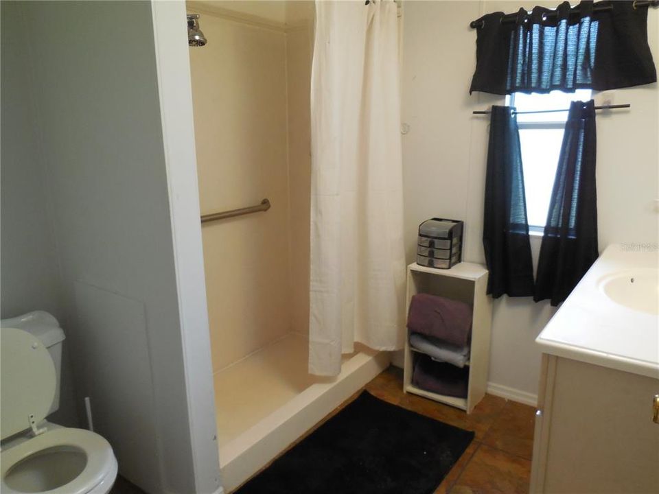 For Sale: $116,000 (3 beds, 1 baths, 976 Square Feet)