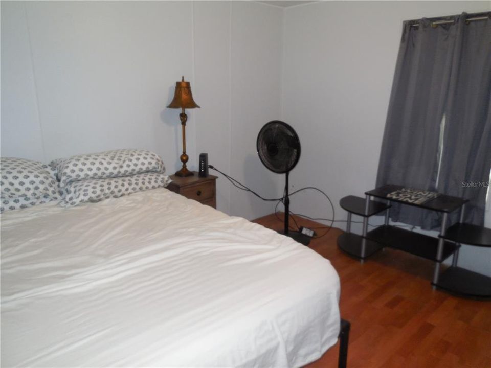 For Sale: $116,000 (3 beds, 1 baths, 976 Square Feet)