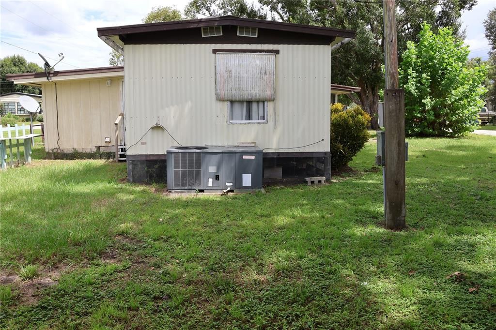 For Sale: $116,000 (3 beds, 1 baths, 976 Square Feet)