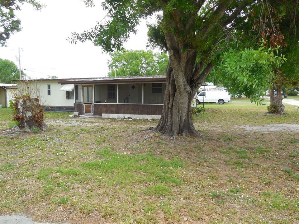 For Sale: $116,000 (3 beds, 1 baths, 976 Square Feet)