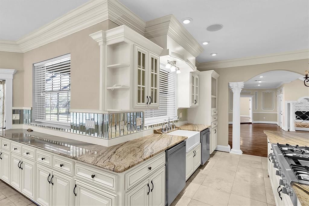 En Venta: $999,900 (4 camas, 3 baños, 5410 Pies cuadrados)