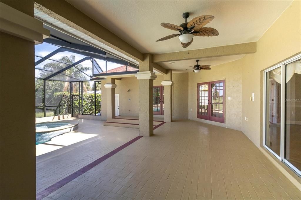 En Venta: $999,900 (4 camas, 3 baños, 5410 Pies cuadrados)