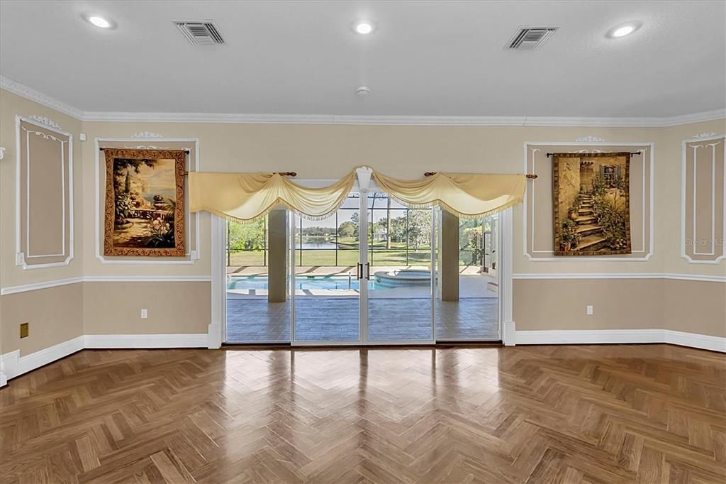 En Venta: $999,900 (4 camas, 3 baños, 5410 Pies cuadrados)