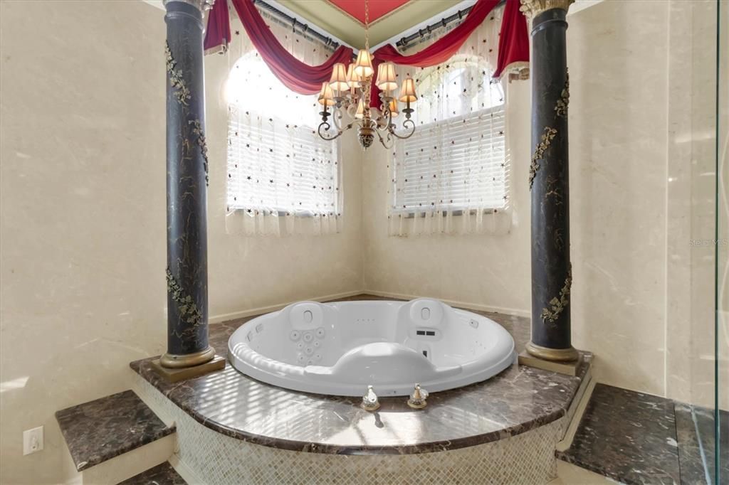 En Venta: $999,900 (4 camas, 3 baños, 5410 Pies cuadrados)