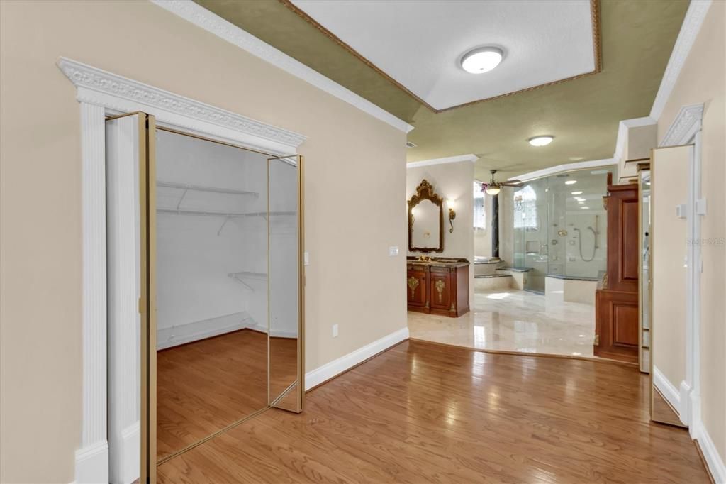 En Venta: $999,900 (4 camas, 3 baños, 5410 Pies cuadrados)