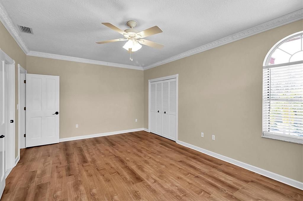 En Venta: $999,900 (4 camas, 3 baños, 5410 Pies cuadrados)