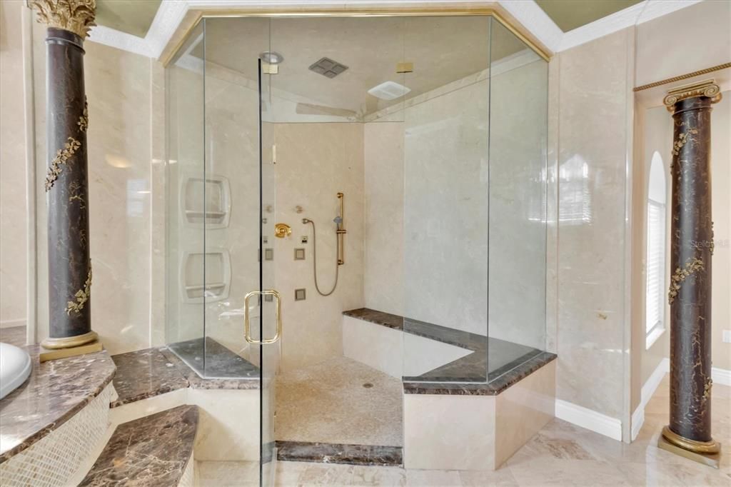 En Venta: $999,900 (4 camas, 3 baños, 5410 Pies cuadrados)