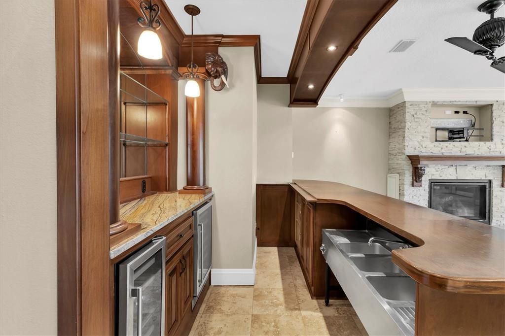 En Venta: $999,900 (4 camas, 3 baños, 5410 Pies cuadrados)