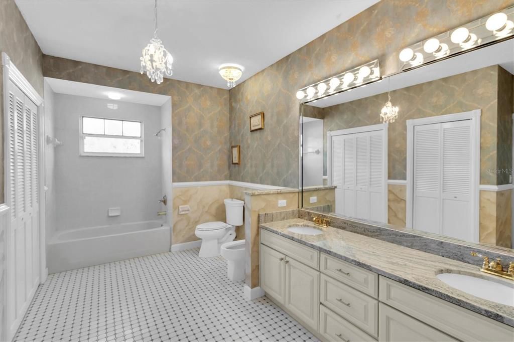 En Venta: $999,900 (4 camas, 3 baños, 5410 Pies cuadrados)