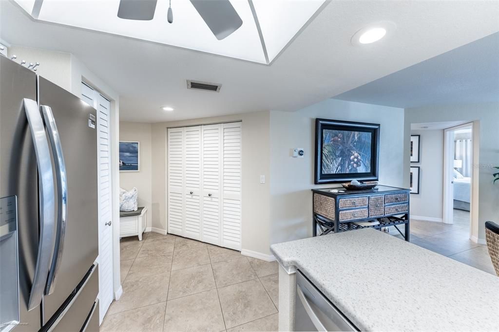 For Rent: $4,500 (2 beds, 2 baths, 1180 Square Feet)