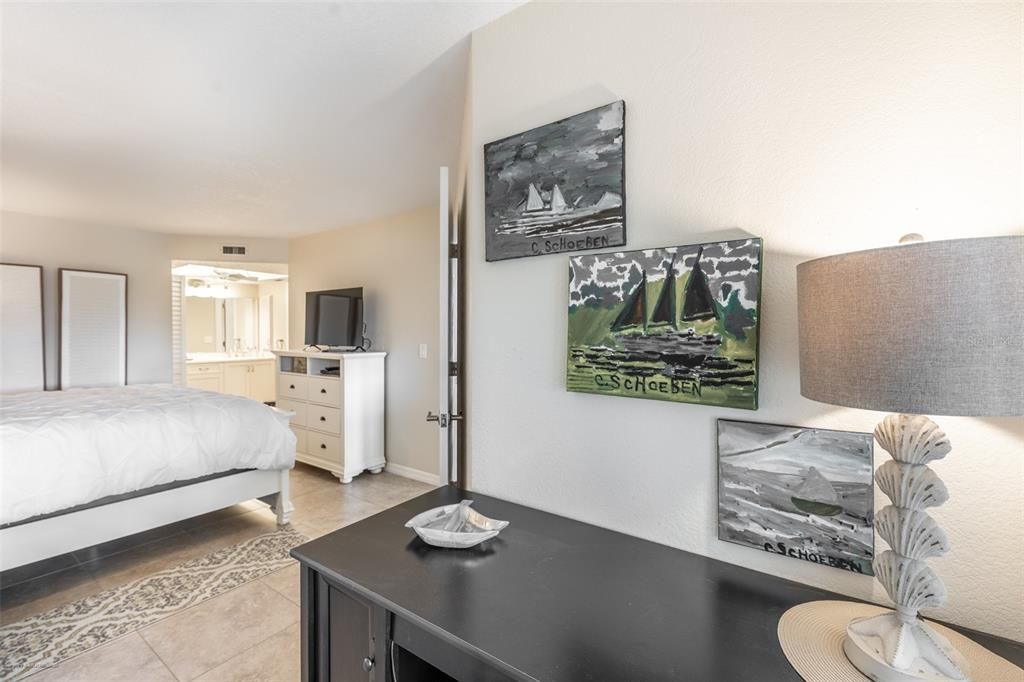 For Rent: $4,500 (2 beds, 2 baths, 1180 Square Feet)