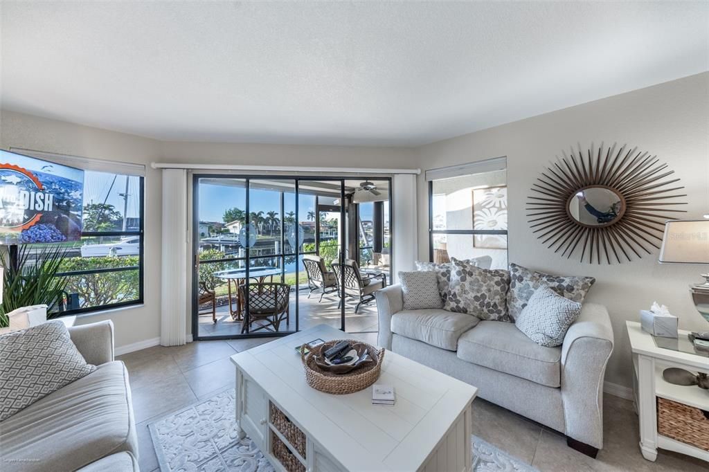 For Rent: $4,500 (2 beds, 2 baths, 1180 Square Feet)