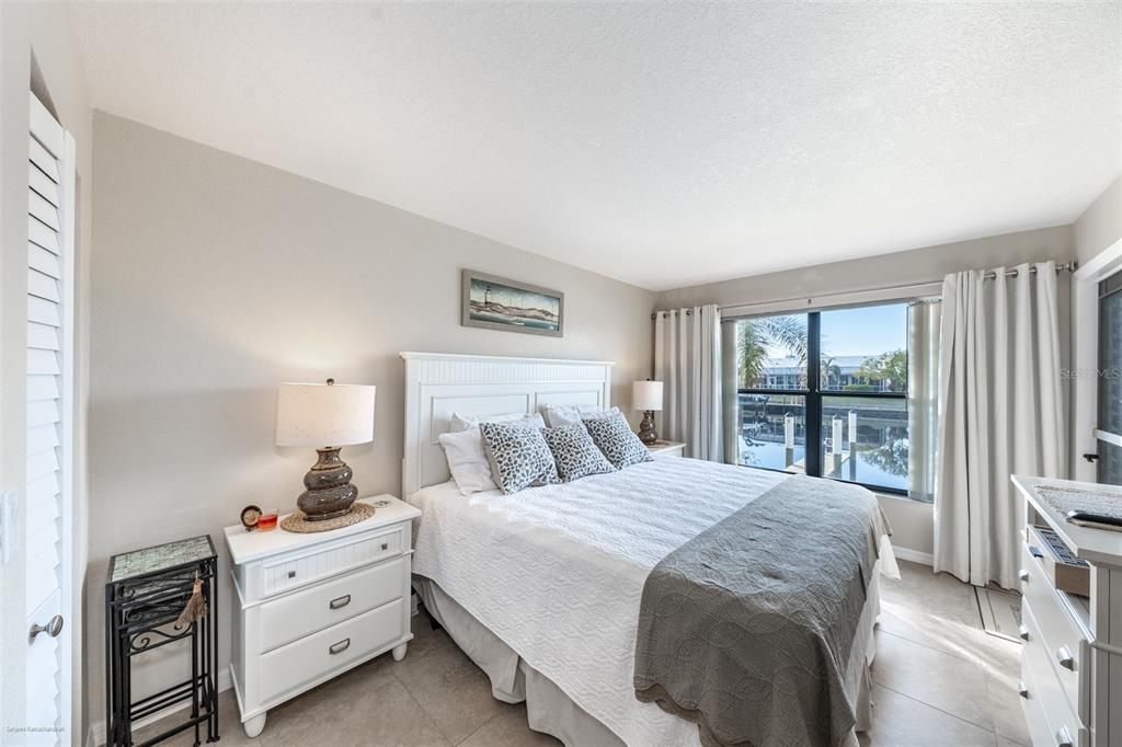 For Rent: $4,500 (2 beds, 2 baths, 1180 Square Feet)