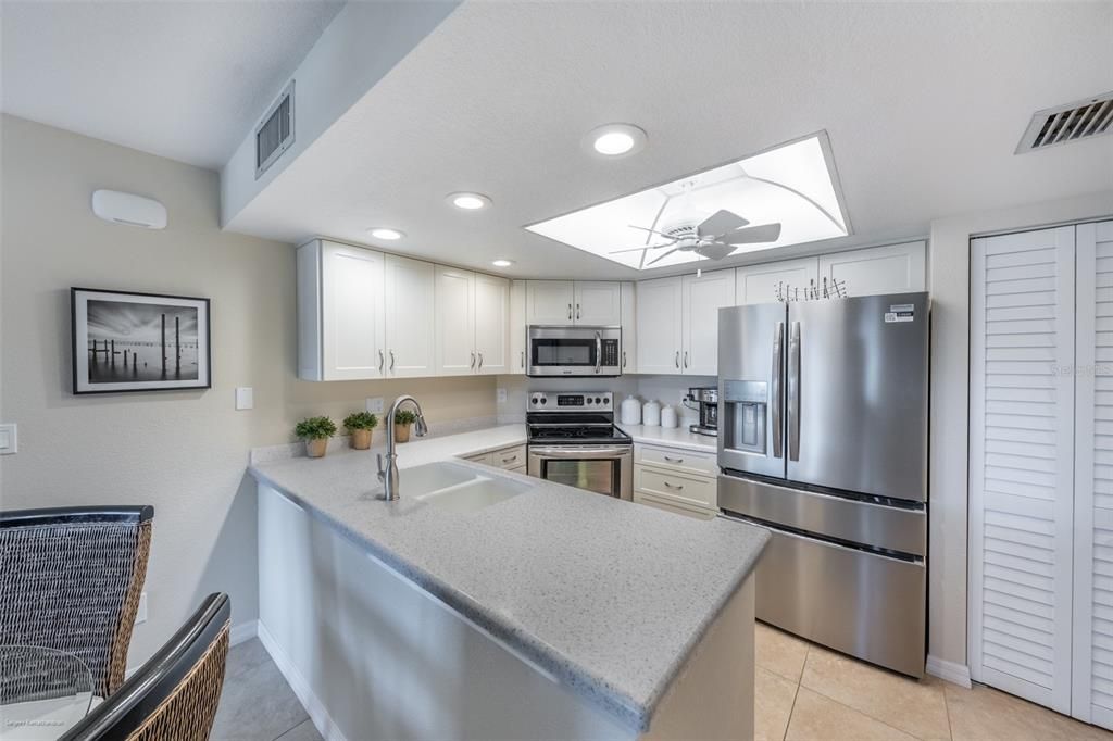 For Rent: $4,500 (2 beds, 2 baths, 1180 Square Feet)