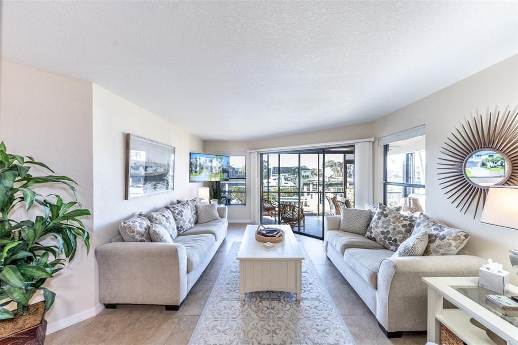 For Rent: $4,500 (2 beds, 2 baths, 1180 Square Feet)