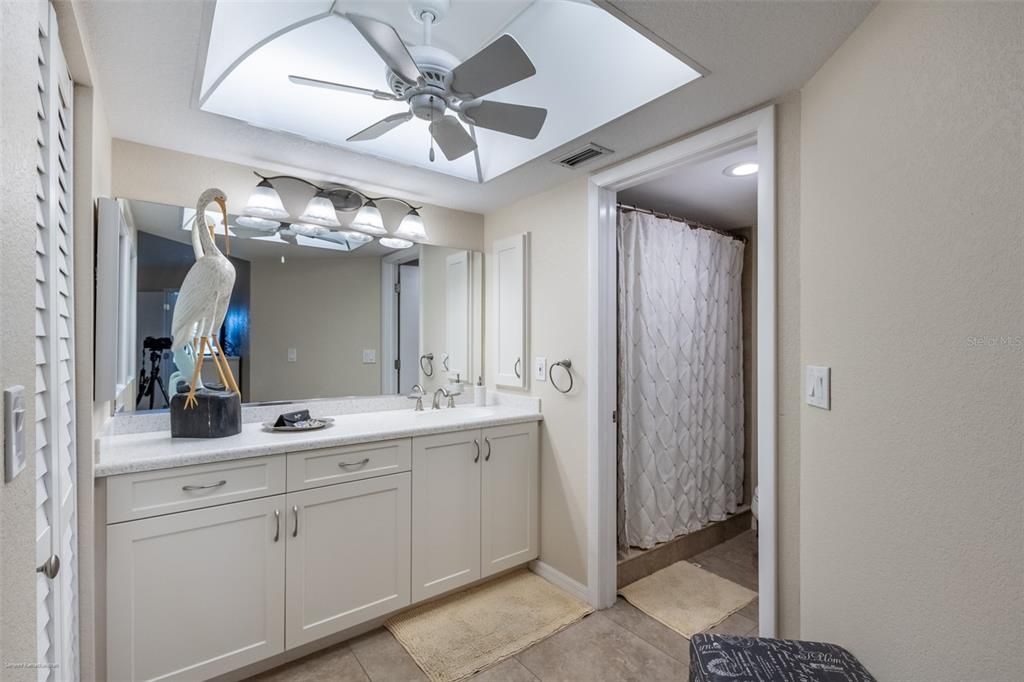 For Rent: $4,500 (2 beds, 2 baths, 1180 Square Feet)