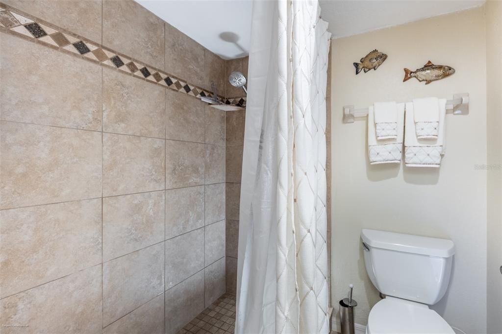 For Rent: $4,500 (2 beds, 2 baths, 1180 Square Feet)