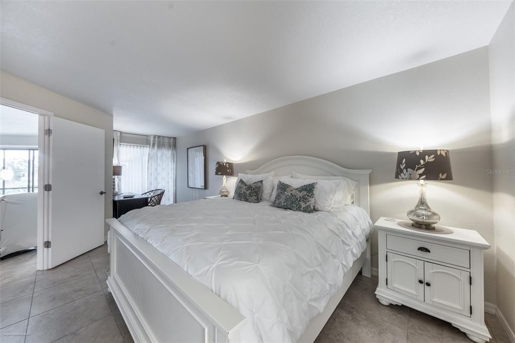 For Rent: $4,500 (2 beds, 2 baths, 1180 Square Feet)