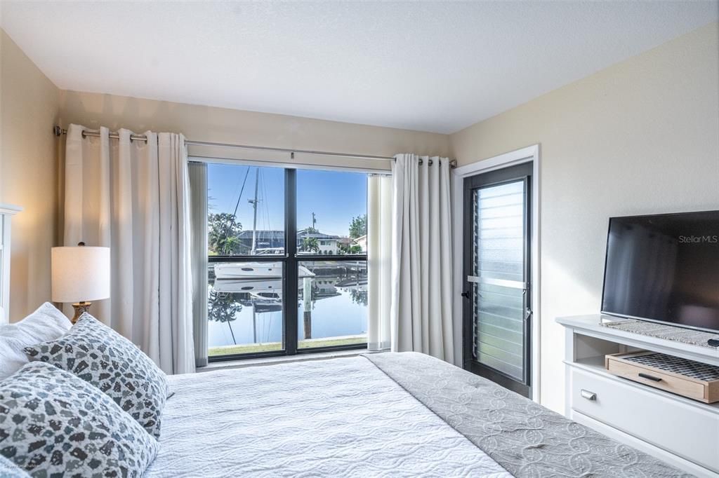 For Rent: $4,500 (2 beds, 2 baths, 1180 Square Feet)