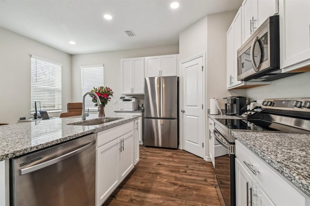 For Rent: $2,146 (3 beds, 2 baths, 1550 Square Feet)