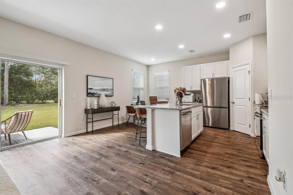 For Rent: $2,146 (3 beds, 2 baths, 1550 Square Feet)