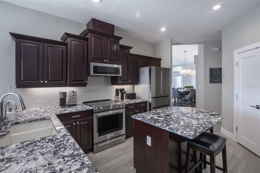 В аренду: $4,750 (3 спален, 2 ванн, 2210 Квадратных фут)