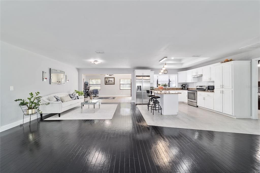 待售: $1,125,000 (3 贝兹, 2 浴室, 2136 平方英尺)