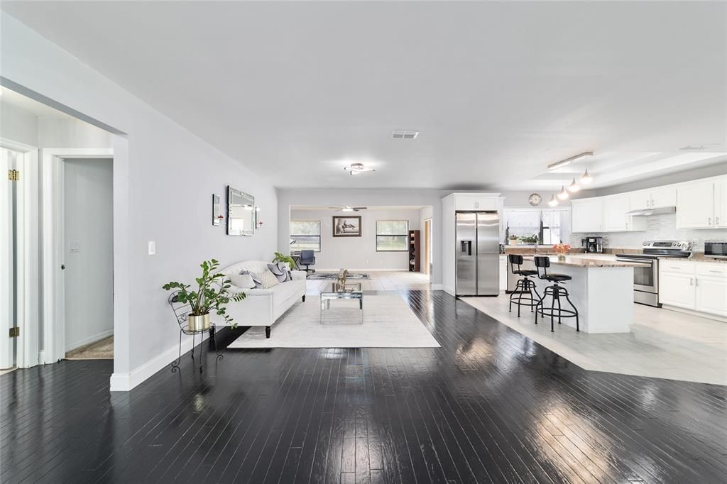 待售: $1,125,000 (3 贝兹, 2 浴室, 2136 平方英尺)