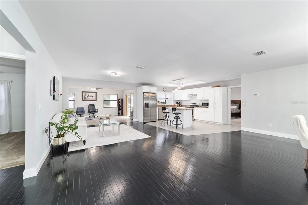 待售: $1,125,000 (3 贝兹, 2 浴室, 2136 平方英尺)