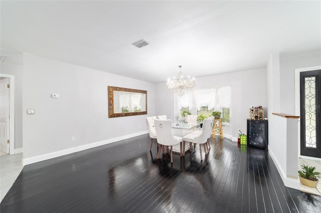 待售: $1,125,000 (3 贝兹, 2 浴室, 2136 平方英尺)