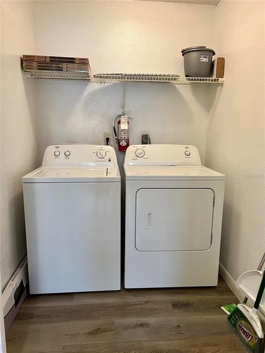 For Sale: $163,900 (1 beds, 1 baths, 734 Square Feet)