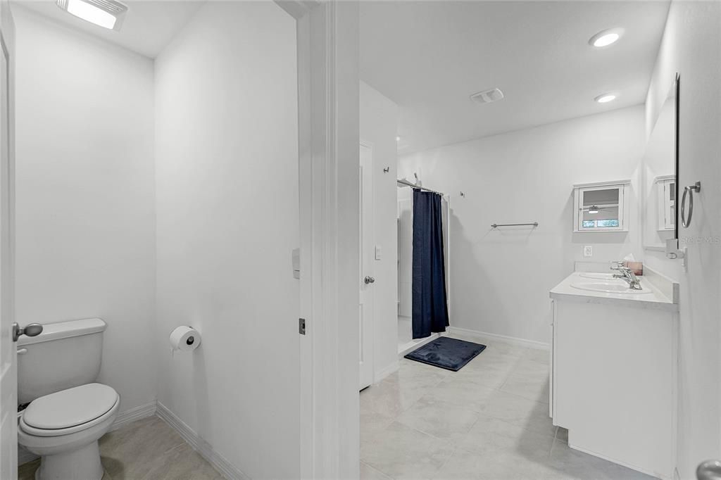 На продажу: $344,900 (3 спален, 2 ванн, 1697 Квадратных фут)