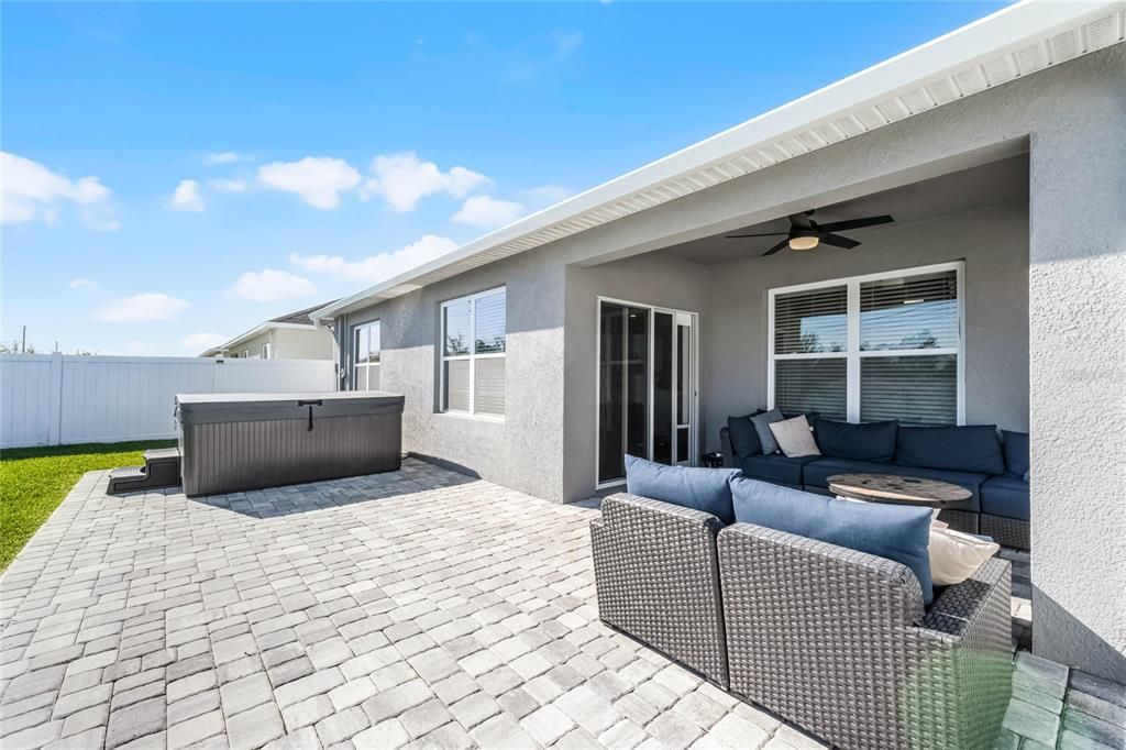 На продажу: $344,900 (3 спален, 2 ванн, 1697 Квадратных фут)