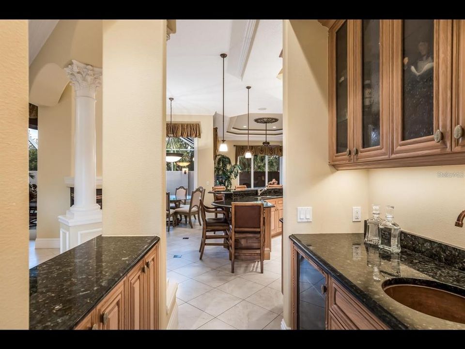 В аренду: $10,500 (4 спален, 3 ванн, 3963 Квадратных фут)