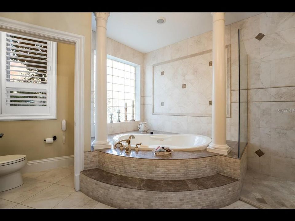 В аренду: $10,500 (4 спален, 3 ванн, 3963 Квадратных фут)