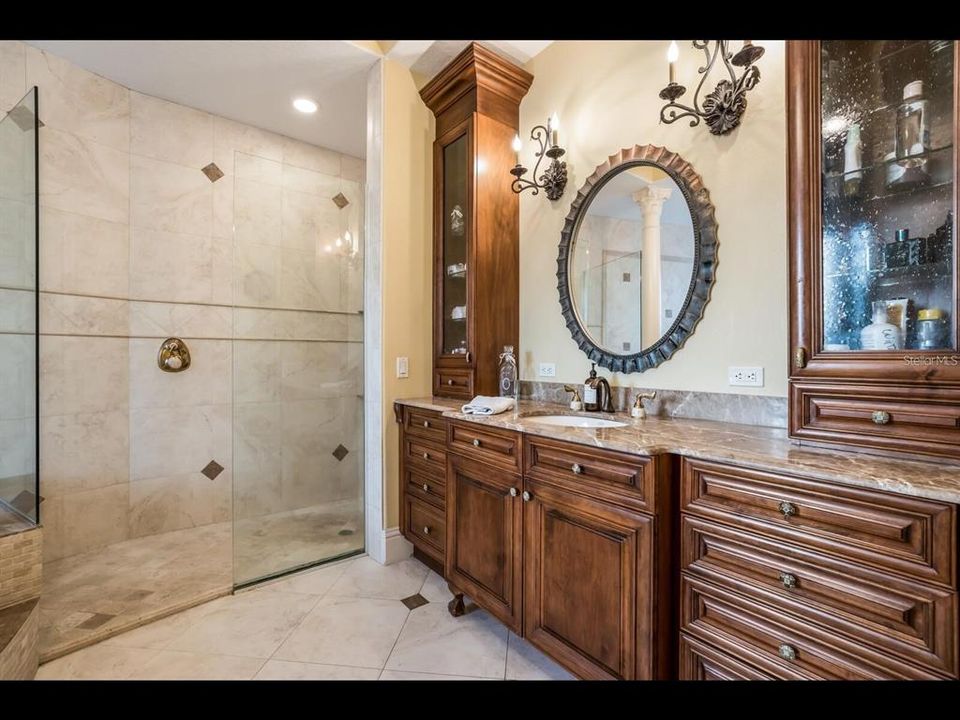 В аренду: $10,500 (4 спален, 3 ванн, 3963 Квадратных фут)