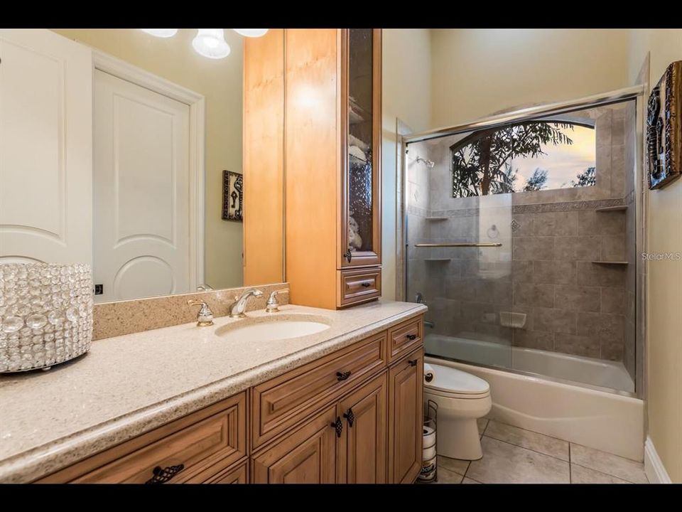 В аренду: $10,500 (4 спален, 3 ванн, 3963 Квадратных фут)