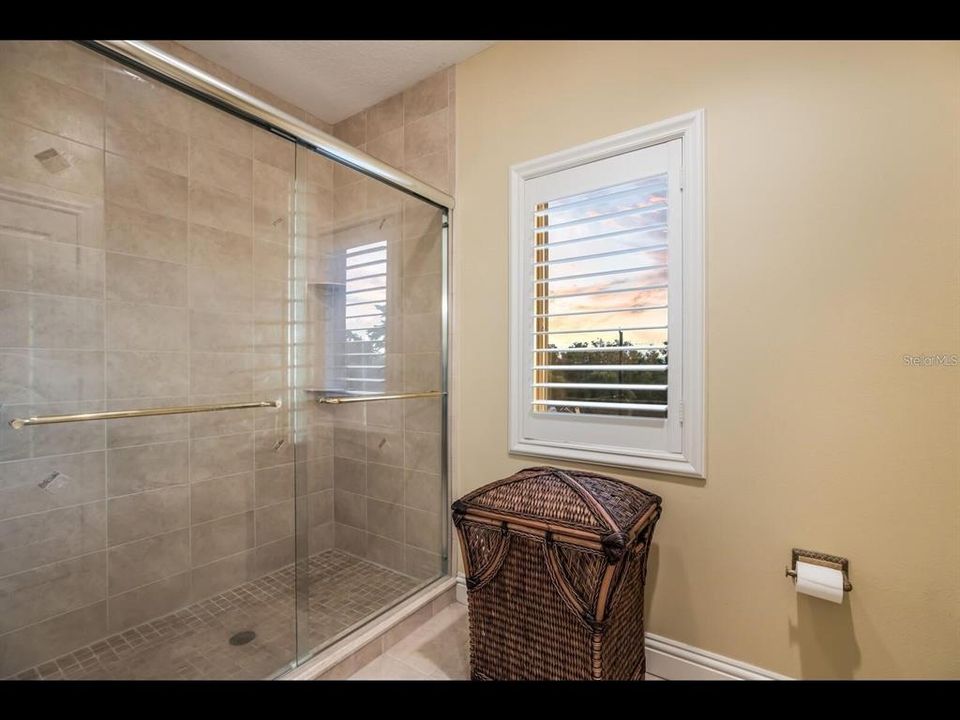 В аренду: $10,500 (4 спален, 3 ванн, 3963 Квадратных фут)